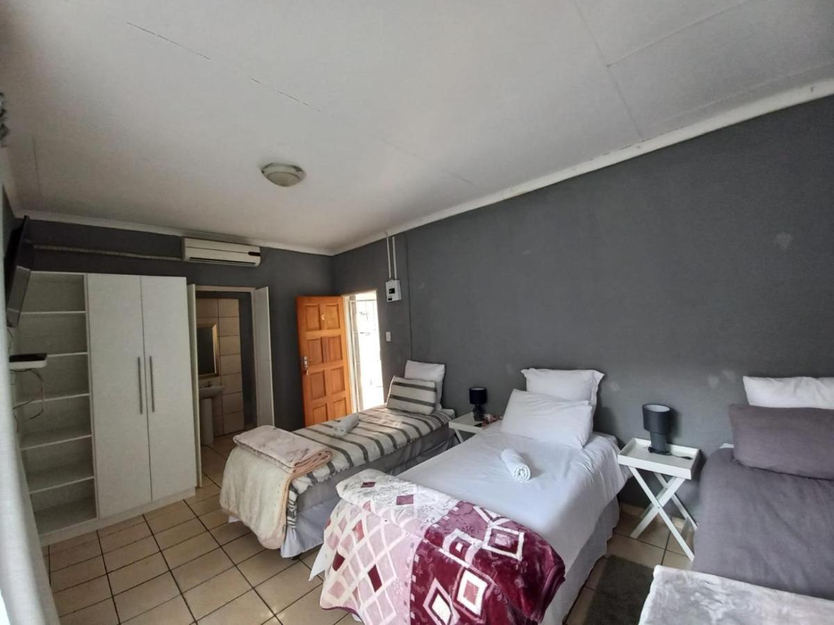Meyiwa Guest Palace Newcastle Exteriör bild